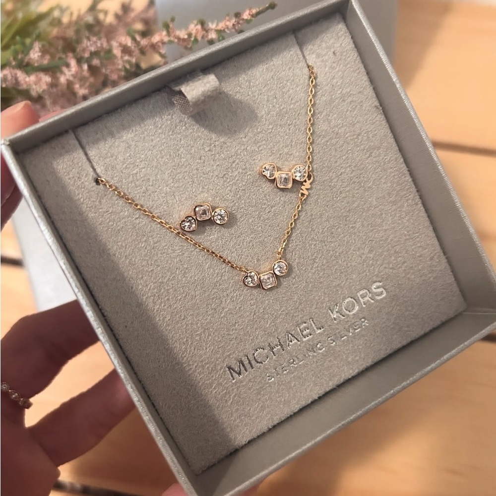 NWT💗Michael Kors Cubic Zirconia Necklace and Stud Earrings Gift Set Rose Gold